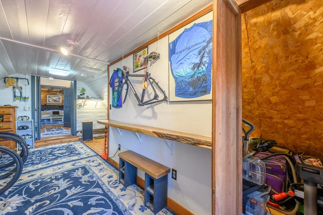 183 Willow Brook LN, Pilot, VA 24138