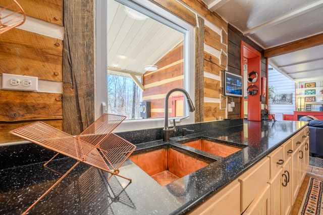 183 Willow Brook LN, Pilot, VA 24138