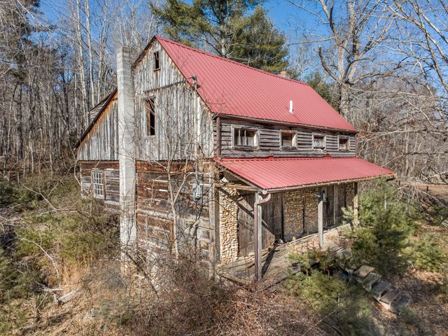 183 Willow Brook LN, Pilot, VA 24138