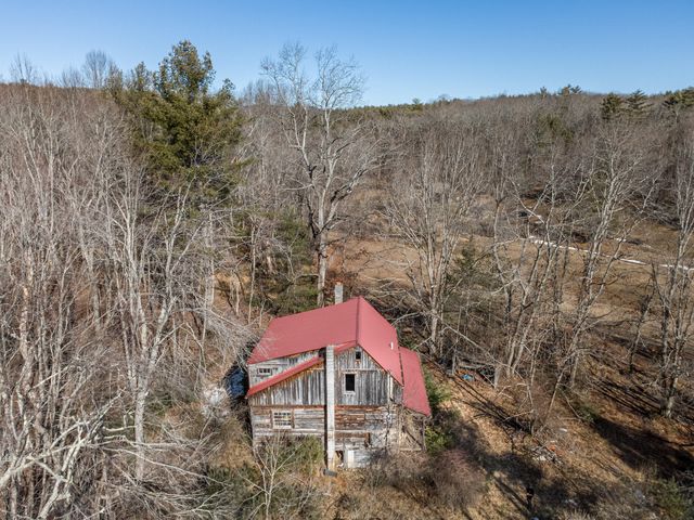 183 Willow Brook LN, Pilot, VA 24138