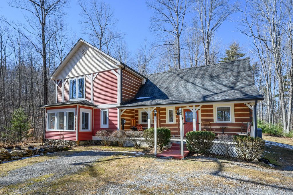 183 Willow Brook LN, Pilot, VA 24138