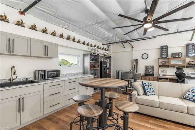 4335 SW 9th AVE unit 7, Cape Coral, FL 33914