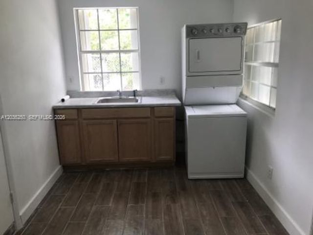 3244 SW 3rd St L, Miami, FL 33135