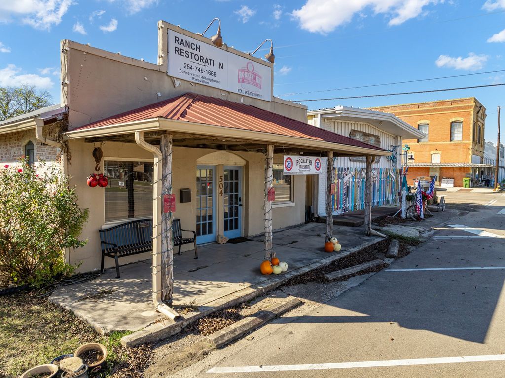 504 E Avenue C, Valley Mills, TX 76689