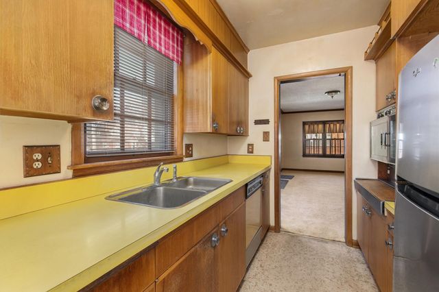 2905 46th Street, Des Moines, IA 50310