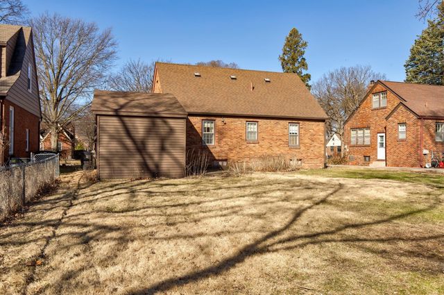 2905 46th Street, Des Moines, IA 50310