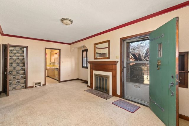 2905 46th Street, Des Moines, IA 50310