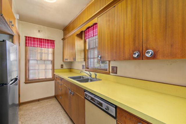 2905 46th Street, Des Moines, IA 50310