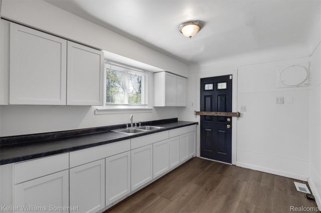 13951 Saint Marys Street, Detroit, MI 48227