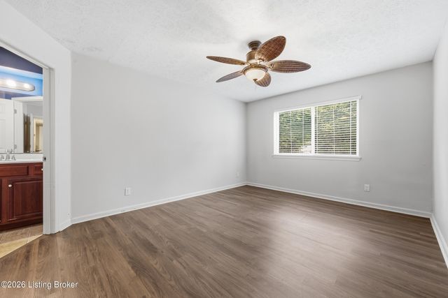 4308 Wisteria Landing Cir 102, Louisville, KY 40218