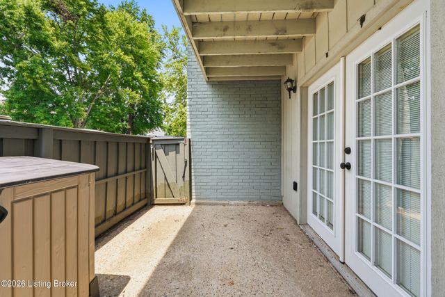 4308 Wisteria Landing Cir 102, Louisville, KY 40218