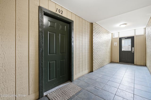 4308 Wisteria Landing Cir 102, Louisville, KY 40218