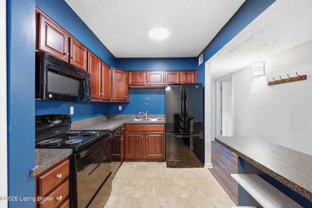 4308 Wisteria Landing Cir 102, Louisville, KY 40218