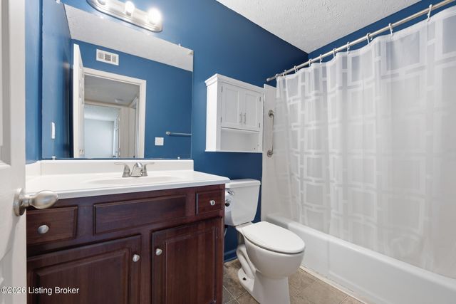 4308 Wisteria Landing Cir 102, Louisville, KY 40218