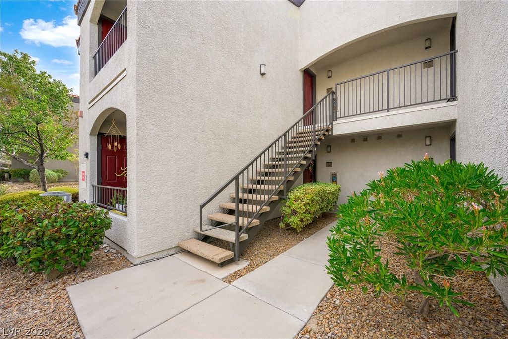 950 Seven Hills Drive 123, Henderson, NV 89052 — photo 2