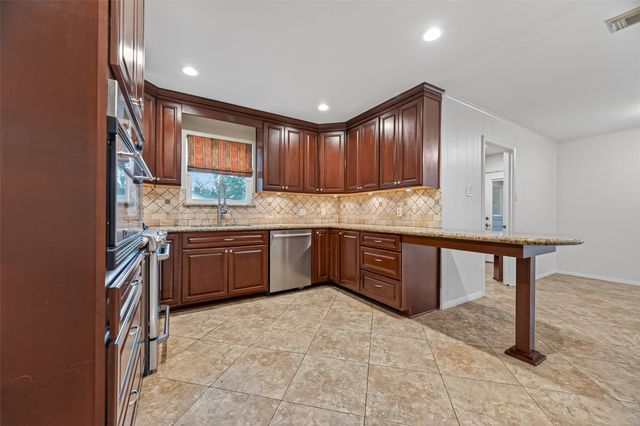 5638 Sanford Road, Houston, TX 77096