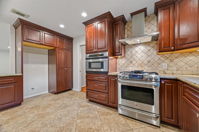 5638 Sanford Road, Houston, TX 77096