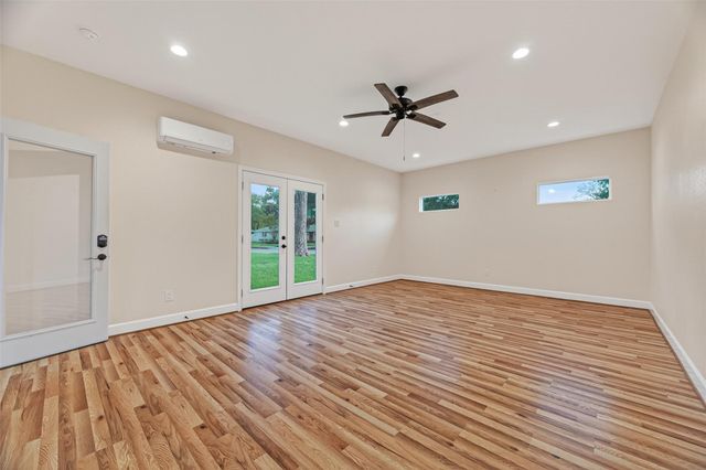 5638 Sanford Road, Houston, TX 77096
