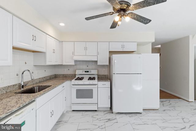 12214 GRASSY HILL CT, Fairfax, VA 22033
