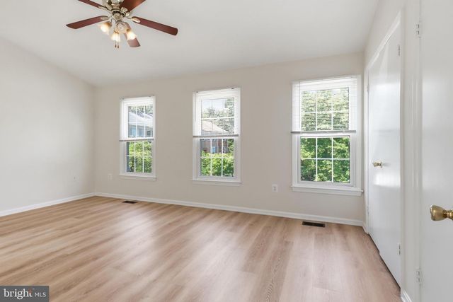12214 GRASSY HILL CT, Fairfax, VA 22033