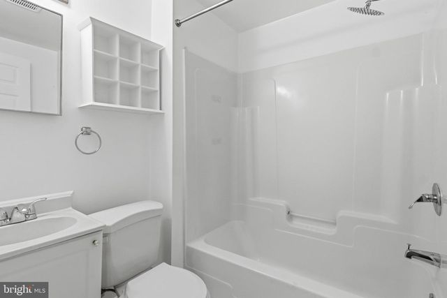 12214 GRASSY HILL CT, Fairfax, VA 22033
