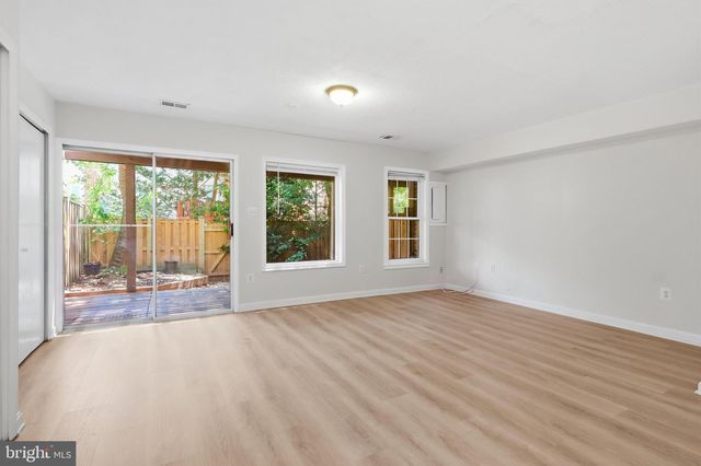 12214 GRASSY HILL CT, Fairfax, VA 22033
