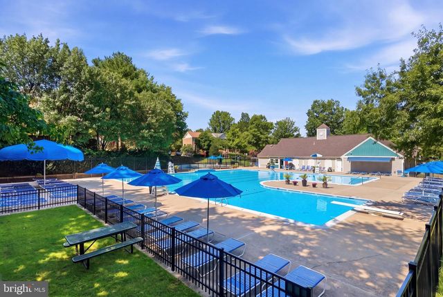 12214 GRASSY HILL CT, Fairfax, VA 22033