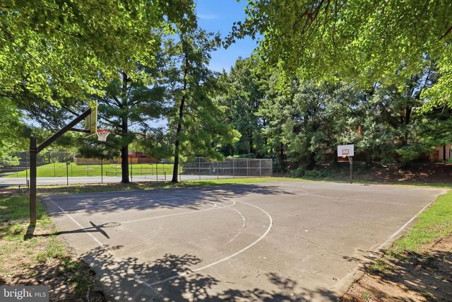 12214 GRASSY HILL CT, Fairfax, VA 22033