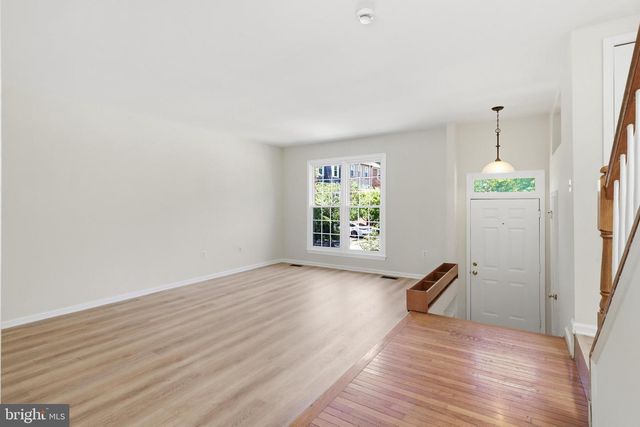 12214 GRASSY HILL CT, Fairfax, VA 22033