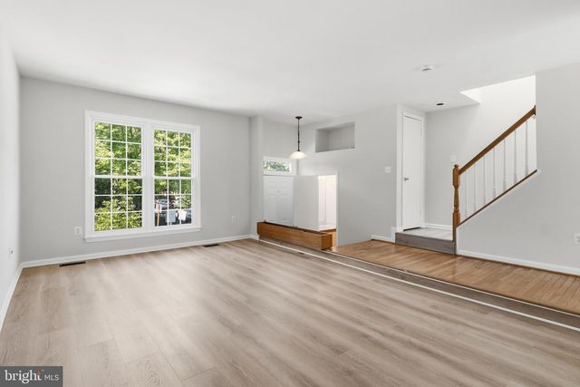 12214 GRASSY HILL CT, Fairfax, VA 22033