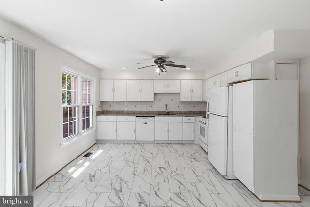 12214 GRASSY HILL CT, Fairfax, VA 22033