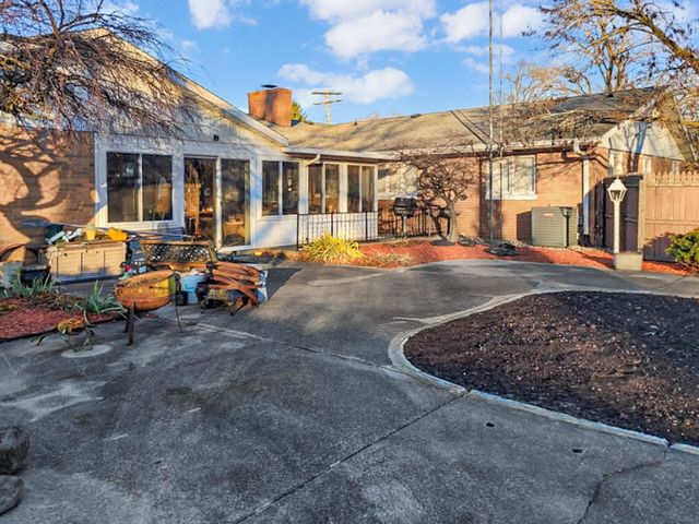 402 Schricker Avenue, North Judson, IN 46366