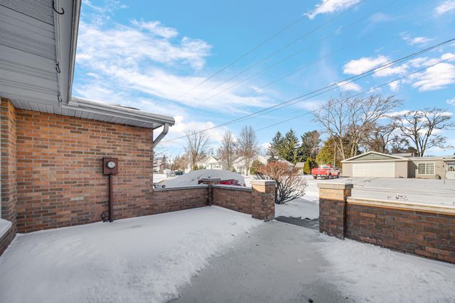 402 Schricker Avenue, North Judson, IN 46366