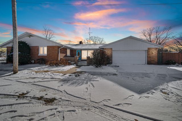 402 Schricker Avenue, North Judson, IN 46366