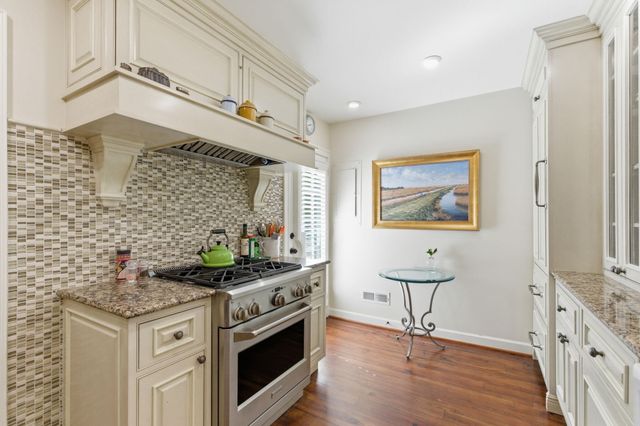 15 Prices Alley, Charleston, SC 29401
