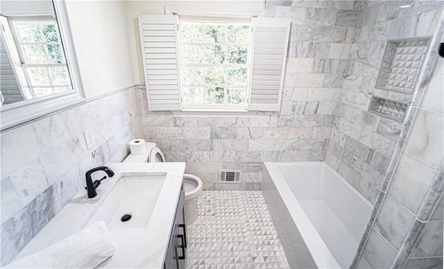 5205 CORINTH Circle, Stone Mountain, GA 30087