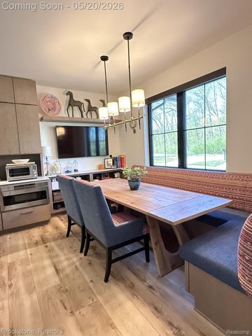 3440 N Squirrel Road, Auburn Hills, MI 48326