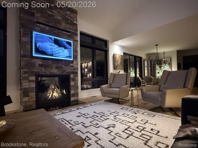 3440 N Squirrel Road, Auburn Hills, MI 48326