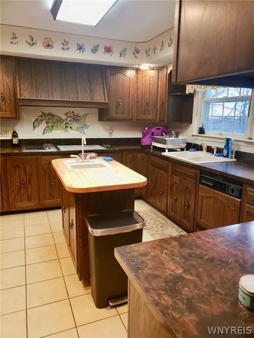 1 Henry Drive, Auburn, NY 13021