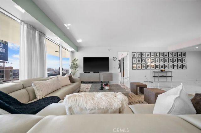 6250 Hollywood Blvd. 12F, Los Angeles, CA 90028