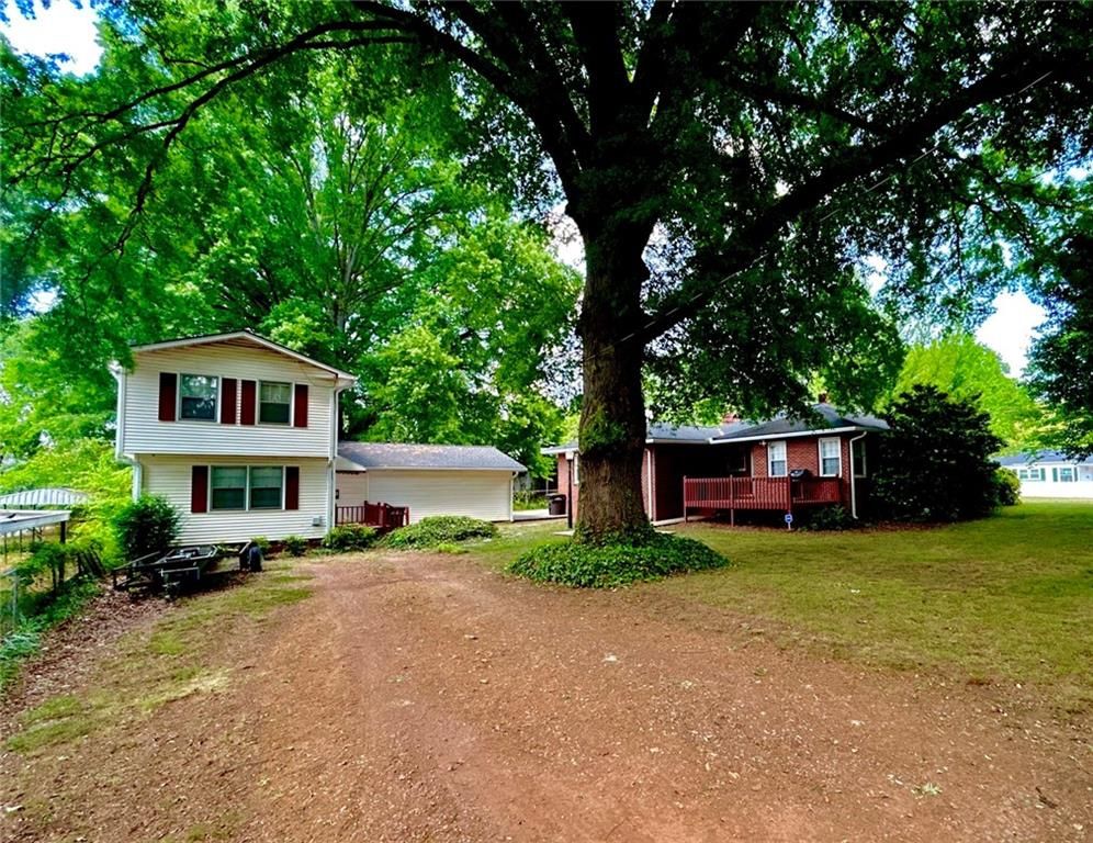 Image 4 of property listing at 409 Stonewall Street, Cartersville, GA 30120