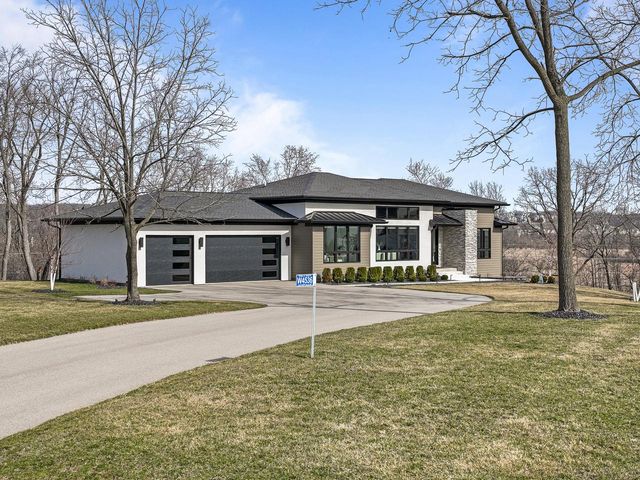 W4536 W Lakeview Glen DRIVE, Lake Geneva, WI 53147