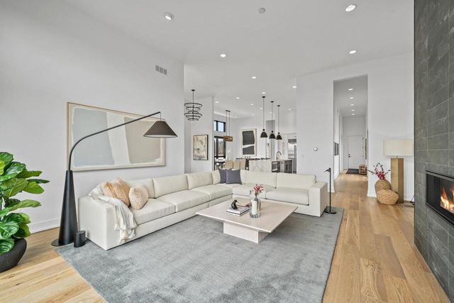 W4536 W Lakeview Glen DRIVE, Lake Geneva, WI 53147