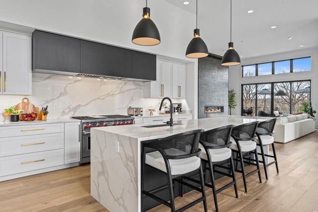 W4536 W Lakeview Glen DRIVE, Lake Geneva, WI 53147