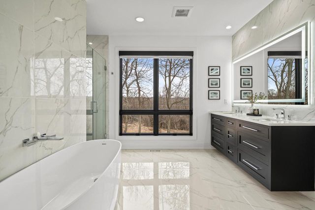 W4536 W Lakeview Glen DRIVE, Lake Geneva, WI 53147