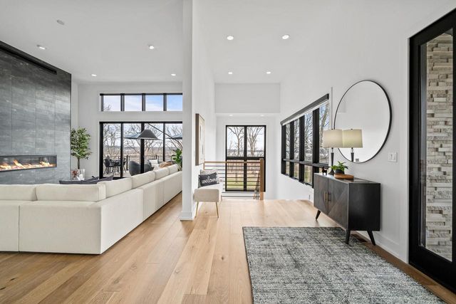 W4536 W Lakeview Glen DRIVE, Lake Geneva, WI 53147