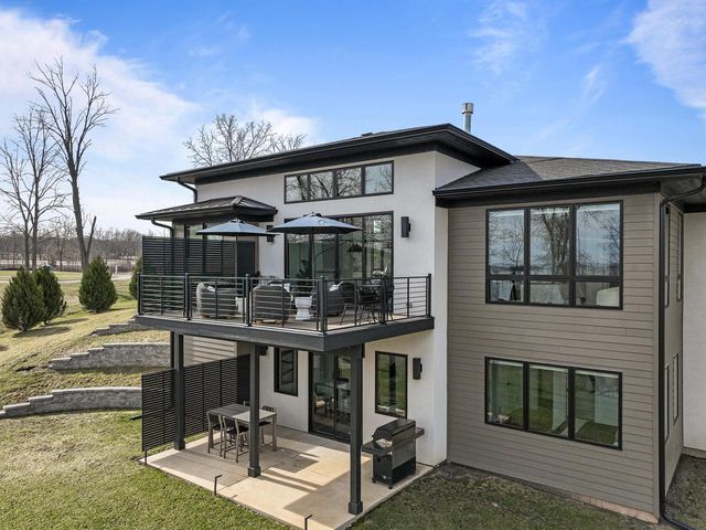 W4536 W Lakeview Glen DRIVE, Lake Geneva, WI 53147