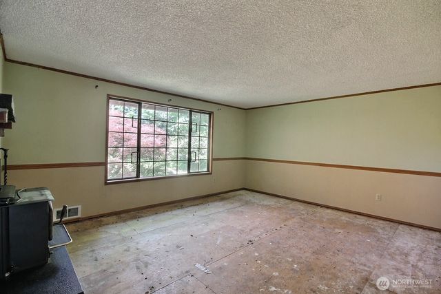 1121 Military Road E, Tacoma, WA 98445