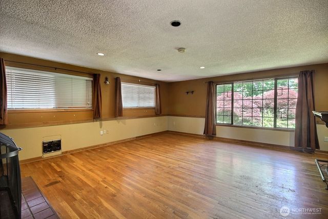 1121 Military Road E, Tacoma, WA 98445