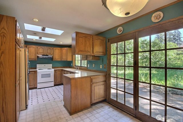 1121 Military Road E, Tacoma, WA 98445